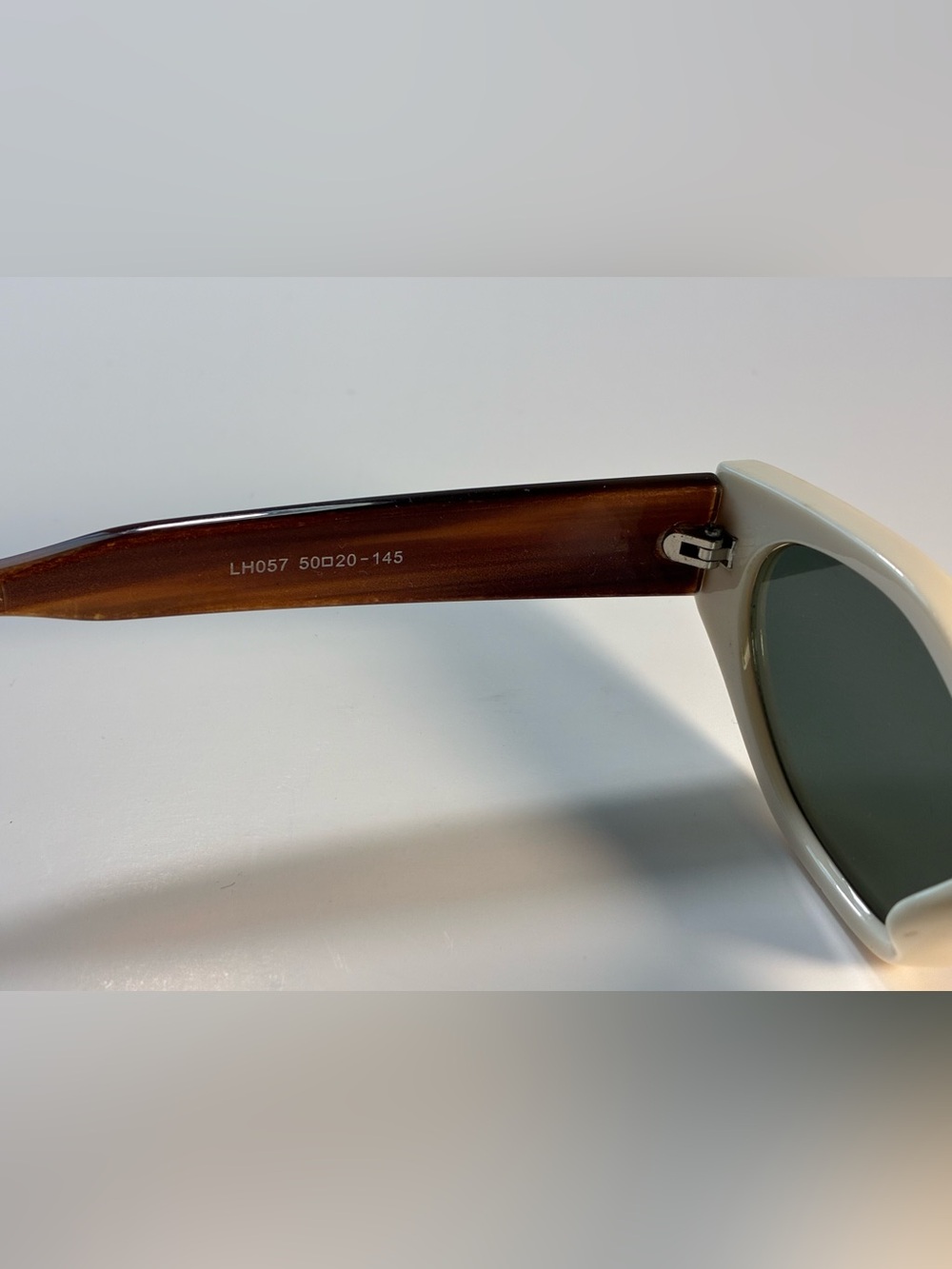 Vintage Cream & Brown 60’s Sunglasses - Picture 4 of 8